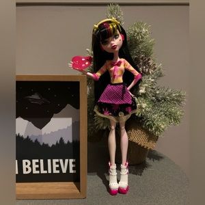 Draculaura Art Class Doll Monster High